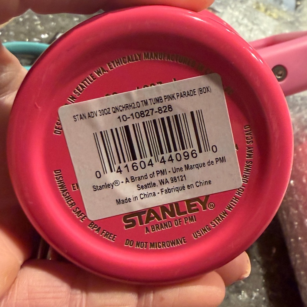 Stanley Pink Quencher H2.0 Tumbler with Handle - Picture 5 of 5
